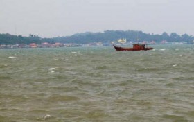 BMKG Prakirakan Gelombang Tinggi 2,5 Meter di Perairan Kepri, 4 Meter di Perairan Indonesia.