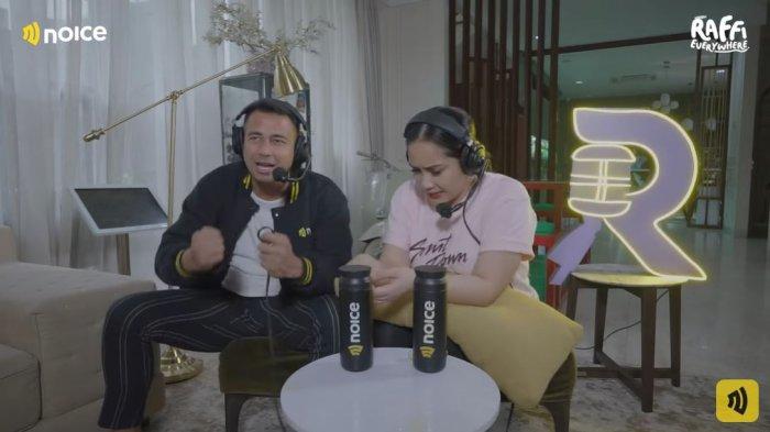 , Sabtu (21/1/2023). Foto: Raffi Ahmad dan Nagita Slavina saat lakukan podcast di Noice.