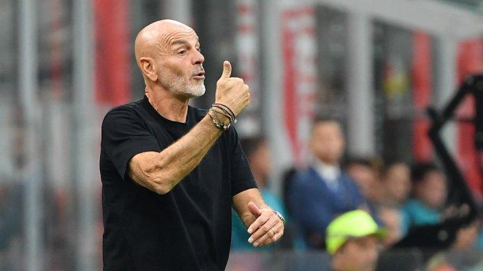 Pelatih AC Milan Stefano Pioli