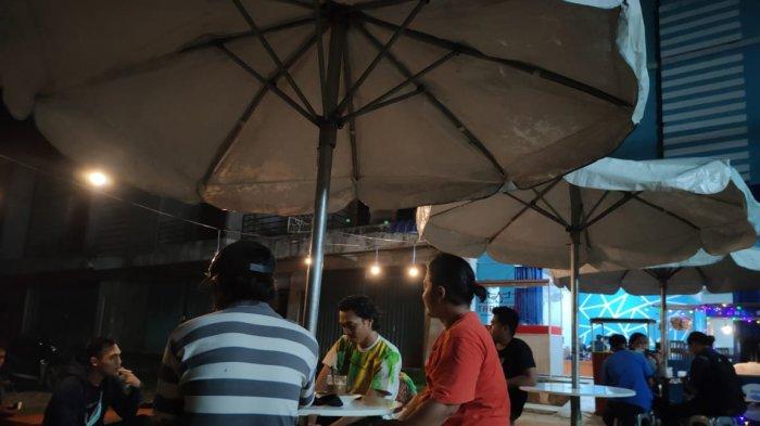 Angkringan Sudut Nongsa, Tempat Seru Kumpul Anak Muda, Usung Konsep 'BPJS'. Tempat ini menjadi salah satu lokasi berkumpul anak muda di Kecamatan Nongsa.