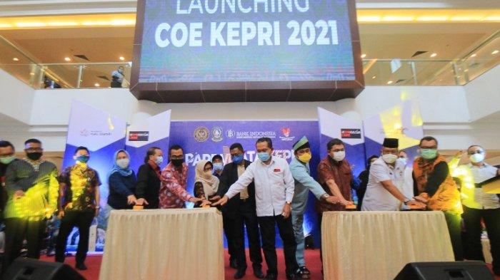 Dinas Pariwisata ( Dispar) Provinsi Kepulauan Riau ( Kepri), meluncurkan kalender pariwisata atau Calendar Of Event Kepri 2021, Jumat (5/2/2021) sore. Kegiatan ini digelar di Mega Mall Batam Center.