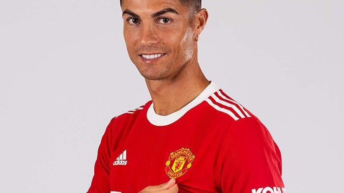 Cristiano Ronaldo resmi berseragam Manchester United musim 2021-2022