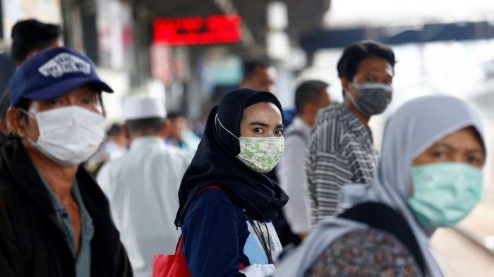 Ilustrasi beberapa orang memakai masker untuk mengantisipasi tertular Covid-19