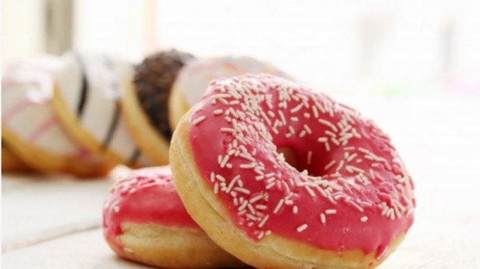 ILUSTRASI DONAT - Donat merupakan roti manis berbentuk bulat dengan lubang di tengahnya. Kudapan ini pertama kali dibuat pada awal abad ke-19.