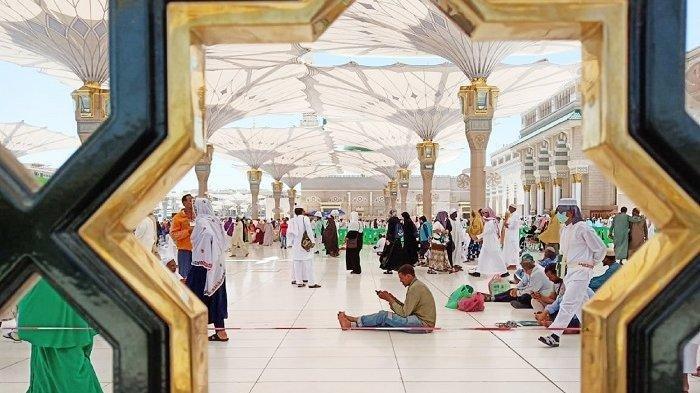 Masjid Nabawi di Madinah, Arab Saudi.