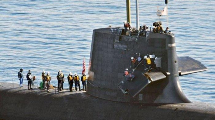 Kapal selam Jepang tabrak kapal China