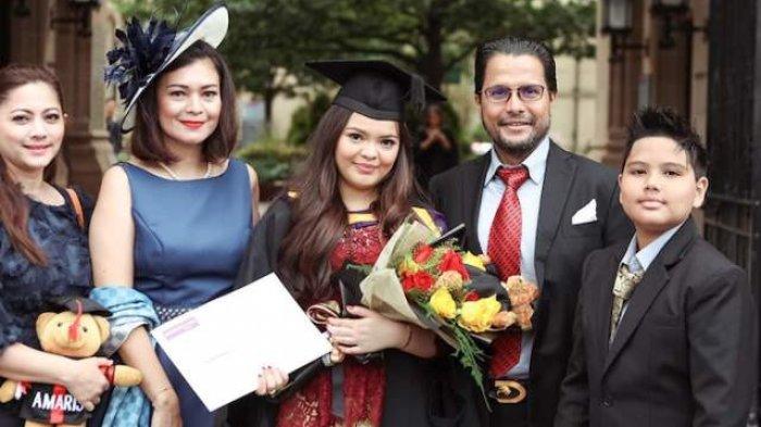 Momen keakraban keluarga artis Cut Keke dengan anak dan istri pertama suami mereka bernama, Malik Bawazier