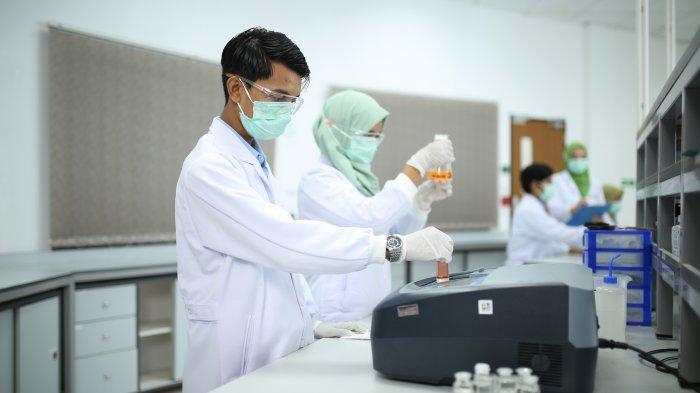 ATB berkomitmen menjaga kualitas air bersih yang sampai kepada pelanggan. ATB melakukan pengujian terhadap 160 sampel air setiap harinya.