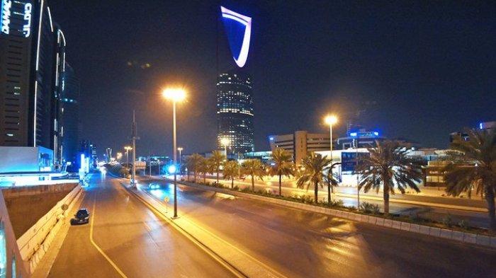 Kondisi jalanan sepi di Arab Saudi pasca wabah Covid-19.