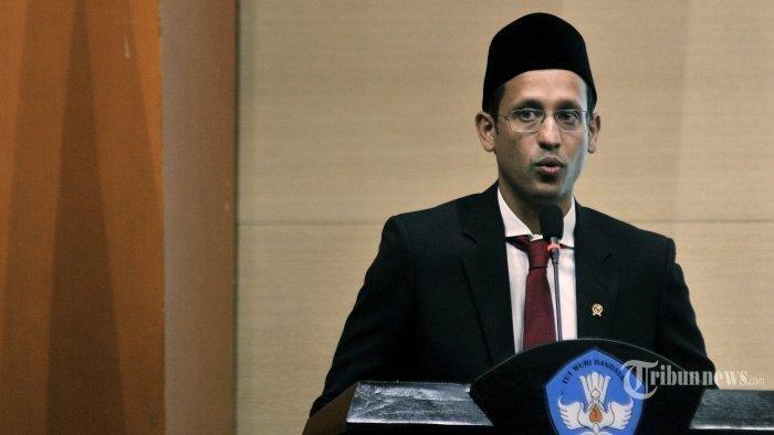 Menteri Pendidikan dan Kebudayaan (Mendikbud), Nadiem Anwar Makarim memberikan kata sambutan usai serah terima jabatan (sertijab) di Gedung Kemendikbud, Senayan, Jakarta Pusat, Rabu (23/10/2019). Nadiem Makarim resmi ditunjuk Presiden Joko Widodo sebagai Menteri Pendidikan, Kebudayaan, dan Pendidikan Tinggi (Mendikbud Dikti) pada Kabinet Indonesia Maju 2019-2024.