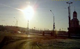 Meteor Yang Meledak di Rusia Meluncur 30x Lebih Cepat Dibanding Pesawat