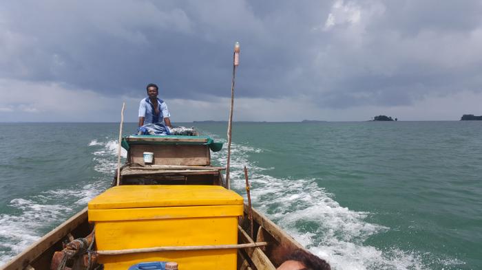 Nelayan di Bintan melaut