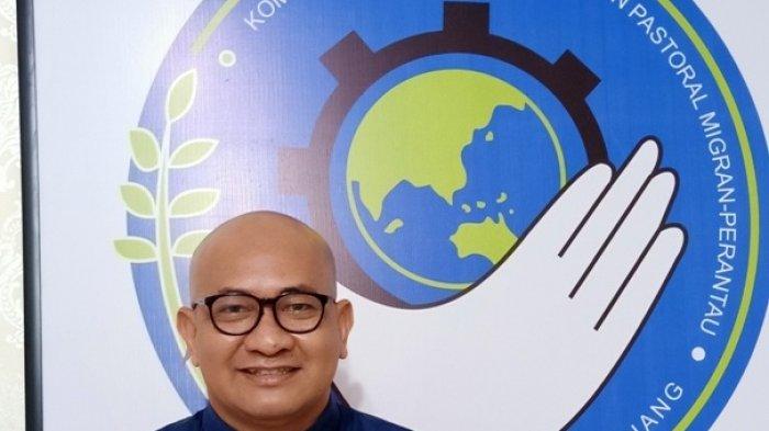 Koordinator Komisi Keadilan Perdamaian Pastoral Migran dan Perantau (KKPPMP) Keuskupan Pangkalpinang dan Kepri, Pastor Chrisanctus Paschalis Saturnus. Atau biasa disapa Romo Paschal