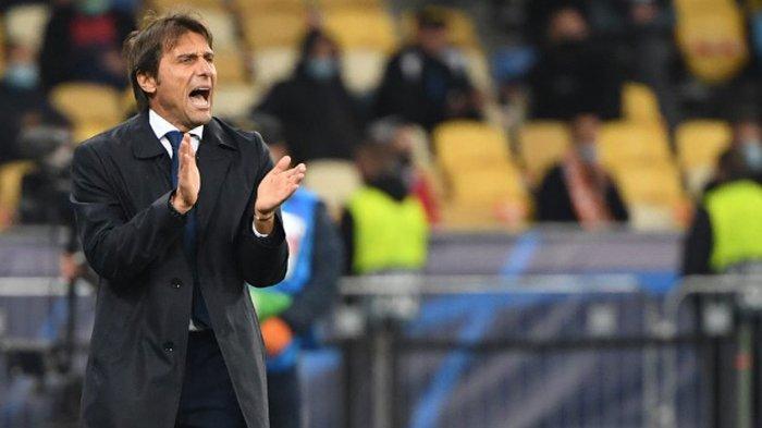 Pelatih Inter Milan asal Italia Antonio Conte saat pertandingan melawan Shakhtar Donets di Kiev, Selasa (27/10/2020).