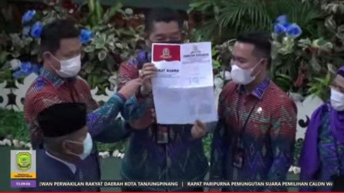 PEMILIHAN WAKIL WALI KOTA TANJUNGPINANG - Suasana pemilihan Wawako Tanjungpinang di gedung DPRD Tanjungpinang, Senin (10/5/2021).