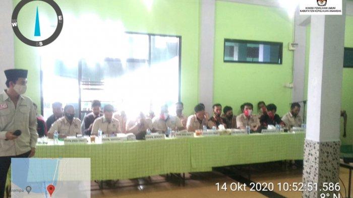 KPU ANAMBAS - Rapat pleno rekapitulasi DPHS dan DPT Komisi Pemilihan Umum (KPU) Anambas bersama Badan Pengawas Pemilihan Umum (Bawaslu) Anambas dan tim pemenangan pasangan calon, di Aula Siantan Nur, Rabu (14/10/2020).