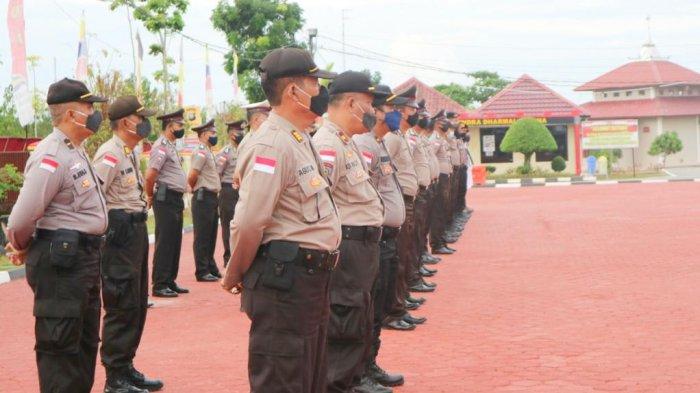 Foto personel Polres Bintan saat melaksanakan upacara di halaman Polres Bintan. Foto ilustrasi.