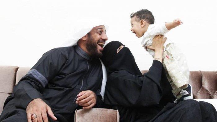 sosok istri Syekh Ali Jaber, Umi Nadia