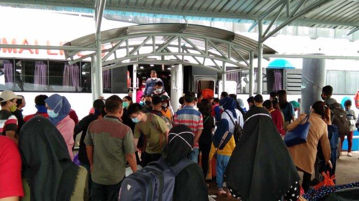 Jadwal Kapal Ferry Batam di Pelabuhan Domestik Sekupang Hari Ini Rabu 10 Maret 2021. Foto aktivitas di Pelabuhan Domestik Sekupang, Rabu (10/3/2021).
