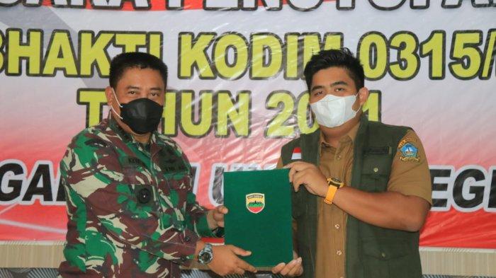 Wakil Bupati Bintan, Roby Kurniawan tutup karya bakti Kodim 0315/Bintan di Desa Toapaya, Senin (12/4/2021).