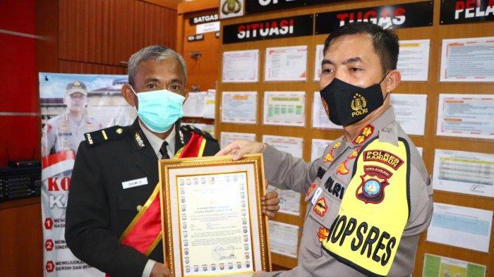 POLRES KARIMUN - Upacara Wisuda Purnawira Bakti Personel Polres Karimun Polda Kepri dan jajaran periode Juli 2019 sampai dengan Juli 2020.