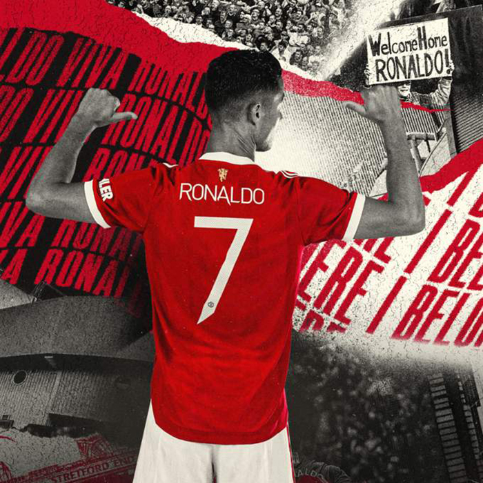 Cristiano Ronaldo dengan jersey Manchester United nomor 7