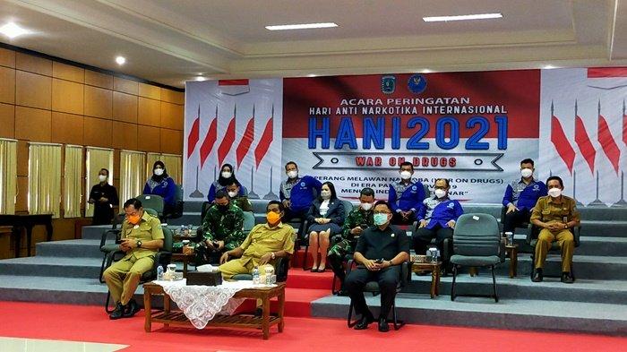 Upacara peringatan Hari Anti Narkotika Internasional (HANI) secara virtual, Senin (27/6/2021) di ruang pertemuan Pemerintah Kabupaten Belitung.