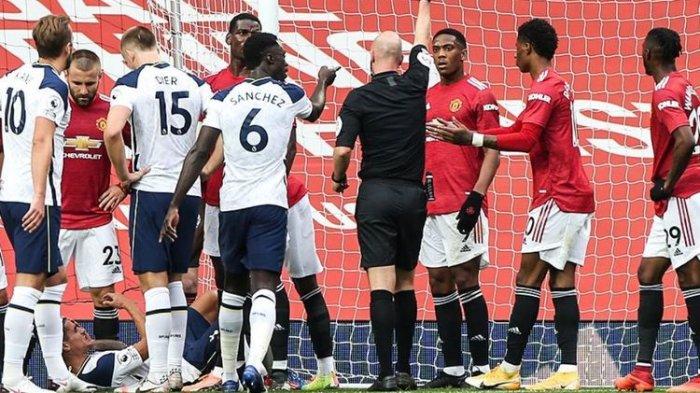 Manchester United mengulang momen kelam pada 1996 dengan hancur berkeping-keping di tangan Tottenham Hotspur dalam laga Liga Inggris, Minggu (4/10/2020).