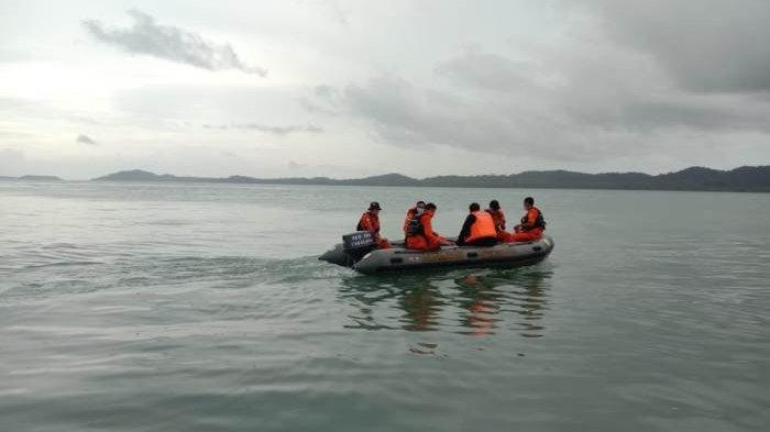 Pencarian Terhadap Kambia (51), seorang nelayan cumi yang hilang di Perairan Tanjung Sangkar Kabupaten Bangka Selatan