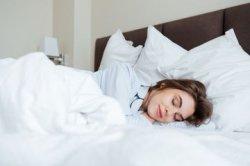 Mulai Sekarang Hindari Tidur dengan Perut Kosong! Dampaknya Tidak Main-main Bagi Tubuh