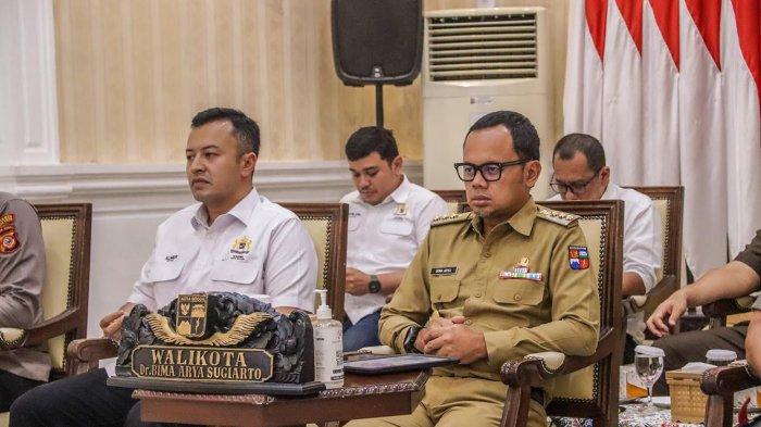 Sebanyak 43.353 warga di Kota Bogor akan menerima manfaat Bantuan Langsung Tunai (BLT) sebesar Rp 300 ribu dari pemerintah pusat. tegas Wali Kota Bogor, Bima Arya usai press conference di Teras Balai Kota Bogor, Senin (5/9/2022).