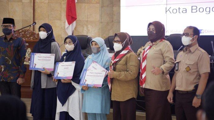 Pemerintah Kota (Pemkot) Bogor menggelar Rapat Koordinasi Pengarusutamaan Gender (PUG) dalam rangkaian Gender Champion atau persiapan penilaian Anugerah Parahita Ekapraya (APE) tahun 2022 di Paseban Sri Baduga, Balai Kota Bogor, Rabu (14/9/2022).