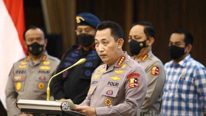 Kapolri Jendral Listyo Sigit Prabowo, memberikan keterangan kepada wartawan di Mabes Polri, Jakarta Selatan, Selasa (9/8/2022).
