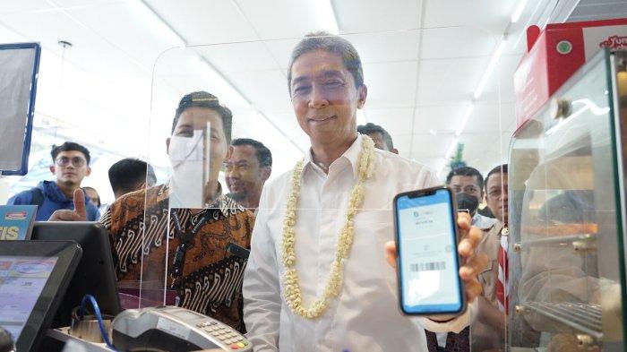 Pemerintah Kota (Pemkot) Bogor terus berupaya meningkatkan kelas Usaha Mikro, Kecil dan Menengah (UMKM) Kota Bogor agar bisa masuk ke pasar ritel ataupun mini market untuk memperluas pemasaran. Hari ini, Rabu (14/12/2022) sebanyak 10 UMKM Kota Bogor resmi dipasarkan di 21 gerai Indomaret Kota Bogor.