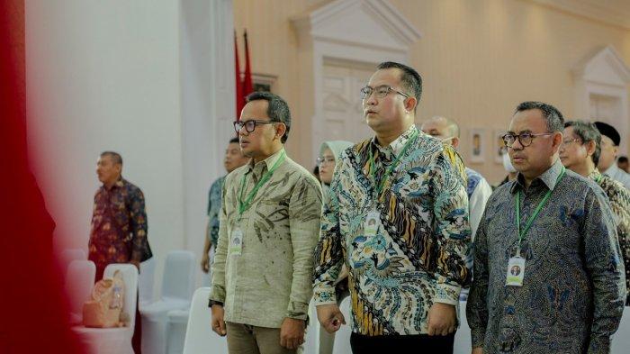 Ikatan Cendekiawan Muslim Indonesia (ICMI) menggelar simposium nasional Majelis Pembangunan Daerah mengangkat tema Memperkuat Otonomi Daerah Menuju Indonesia Sejahtera pada 2045 yang menghadirkan para tokoh nasional sebagai narasumber.