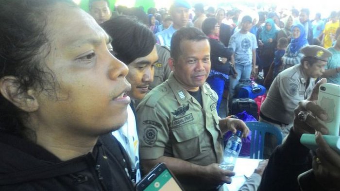 Komedian Arie Kriting kooperatif juga ikut terjaring razia yustisi Satuan Polisi Pamong Praja di Pelabuhan Semayang, Balikpapan, Kalimantan Timur. Gara-garanya, Arie tidak bisa menunjukkan KTP saat razia berlangsung. Razia ini berlangsung untuk mengantisipasi pendatang tanpa identitas dan tujuan jelas.