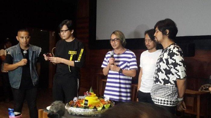 GIGI berusia 25 tahun, Armand Maulana (vokal), Dewa Budjana (Gitar), Thomas Ramdhan (Bass) dan Gusti Hendy (Drum) akan mengadakan konser tunggal, Kemang, Jakarta Selatan, Selasa (26/3/2019).