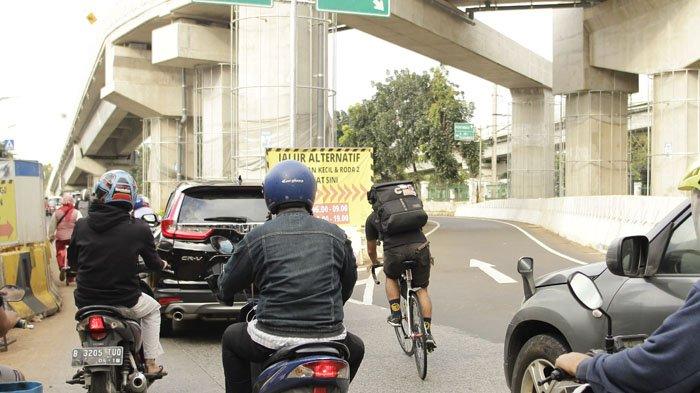 Bike Messenger, ekspedisi pengantar paket yang hingga kini tetap eksis.