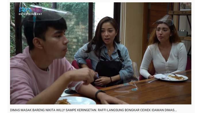 Dimas berbincang dengan Nikita Willy dan sahabatnya, Sabiha