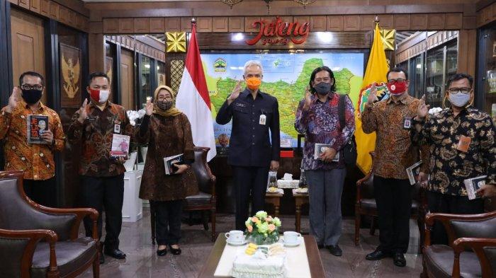 Gubernur Ganjar Pranowo menerima kunjungan Badan Pembinaan Ideologi Pancasila di ruang kerja, Kamis (17/9).