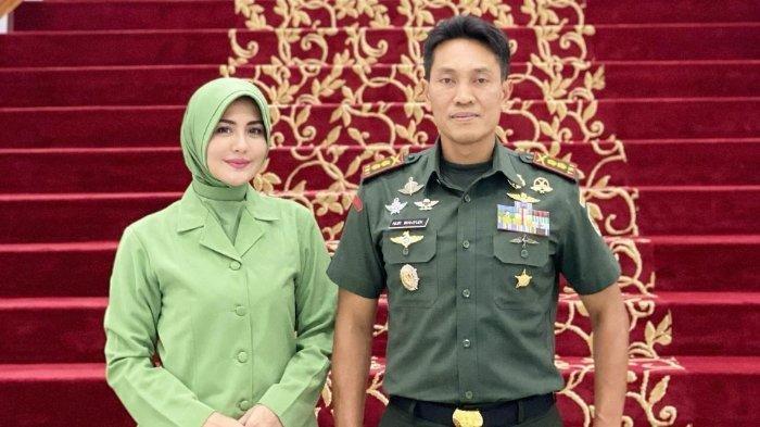 Juliana Moechtar dan calon suaminya yang merupakan perwira TNI