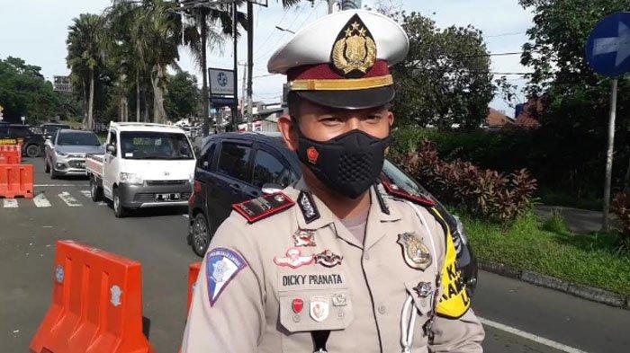Kasat Lantas Polres Bogor Iptu Dicky Pranata mengatakan bahwa volume kendaraan di Puncak Bogor pada momen libur Imlek ini mengalami peningkatan, Jumat (12/2/2021).