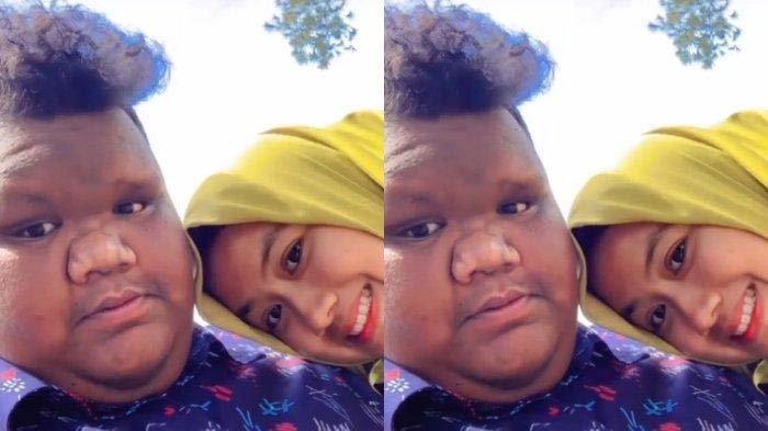 Video perempuan yang mengaku diperlakukan pacarnya seperti ratu, viral di media sosial.