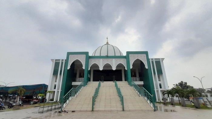 Masjid Cikal Harapan, Perumahan Citra Indah City Jonggol, Desa Sukamaju, Kecamatan Jonggol, Kabupaten Bogor, Jumat (17/6/2022)