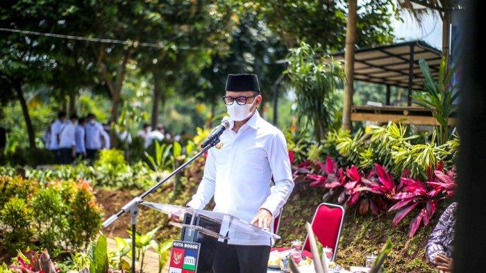 Pemerintah Kota (Pemkot) menggelar Musyawarah Perencanaan Pembangunan (Musrenbang) tingkat kota dengan suasana yang sangat berbeda. Yakni di halaman luar kantor Kelurahan Bojongkerta, Kecamatan Bogor Selatan, Rabu (31/3/2021).