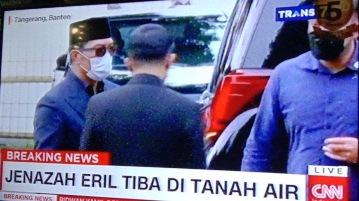 Penampilan Ridwan Kamil saat prosesi serah terima jenazah Eril