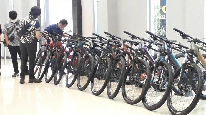 Permintaan sepeda di Pabrik United Bike Bogor masih mengalami peningkatan di masa pandemi Covid-19, Kamis (2/13/2020).