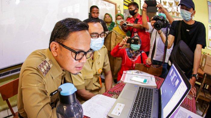 Pemerintah Kota (Pemkot) Bogor melalui Dinas Pendidikan (Disdik) tengah mempersiapkan pembelajaran tatap muka (PTM) untuk SD, SMP dan SMA atau sederajat.