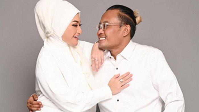 Sule terkejut mendapat kejutan romantis dari Nathalie Holscher