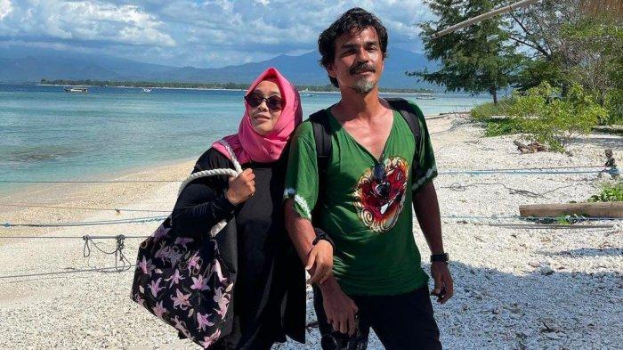 Teddy Syach kenang komunikasi terakhirnya dengan sang istri, Rina Gunawan sempat lambaikan tangan